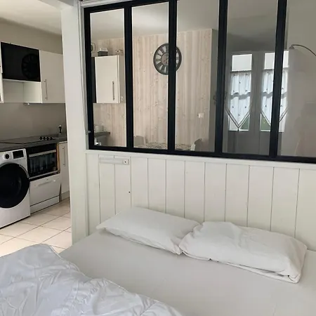 Agreable Logt A En Re Avec Piscine * La Flotte