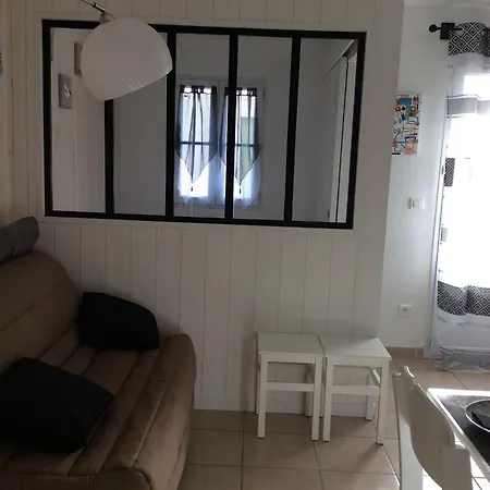 Agreable Logt A En Re Avec Piscine * La Flotte