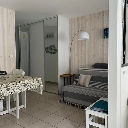 Agreable Logt A En Re Avec Piscine * La Flotte