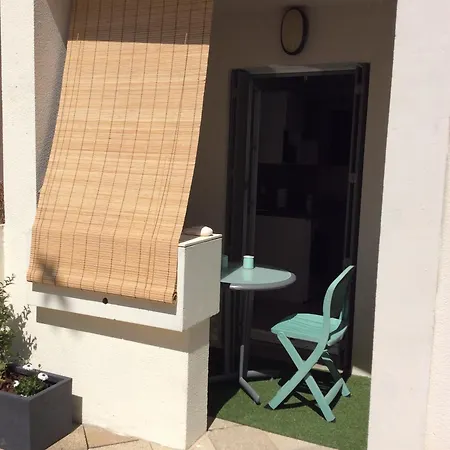 Agreable Logt A En Re Avec Piscine * La Flotte