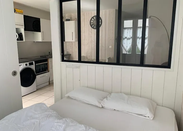 Logt à En Ré Avec Piscine * La Flotte