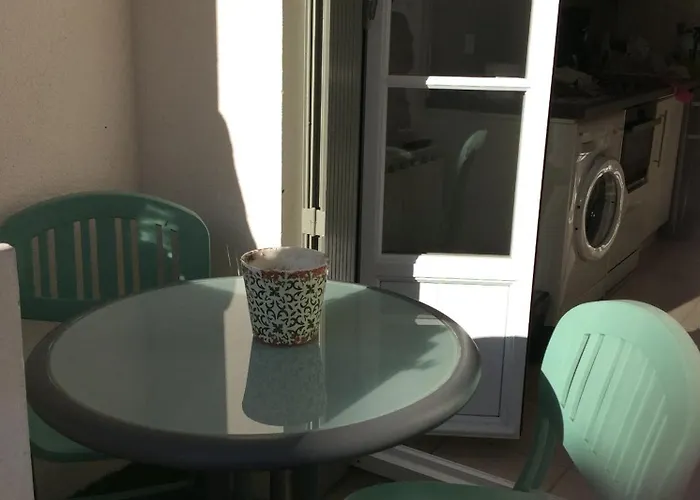 Logt à En Ré Avec Piscine