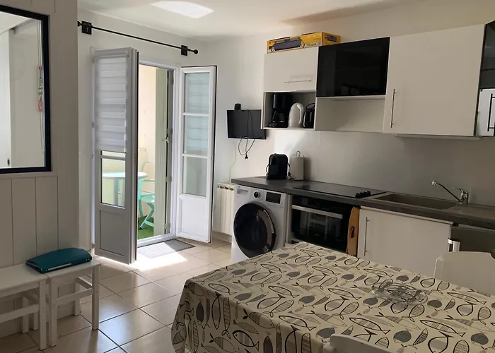 Logt à En Ré Avec Piscine * La Flotte